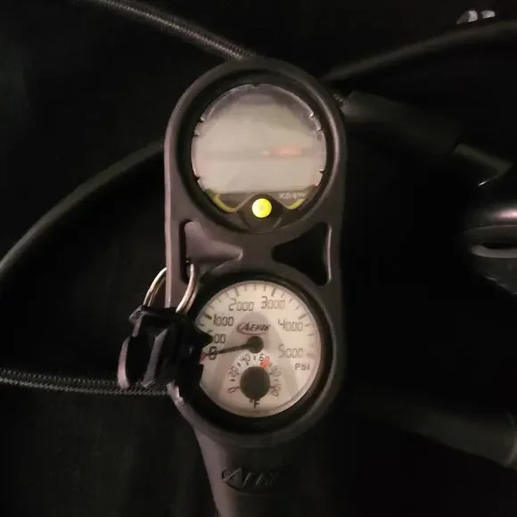 Aeris XR1 NX Scuba Diving Dive Computer Console PSI Gauge w/ Aeris A2 Regulator